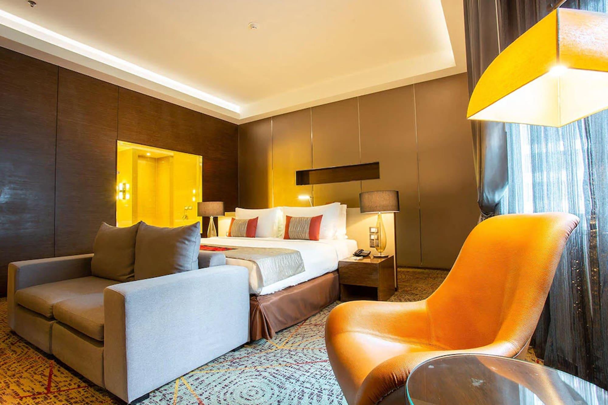 Graceland Bangkok By Grace Hotel - Sha Extra Plus Kültér fotó