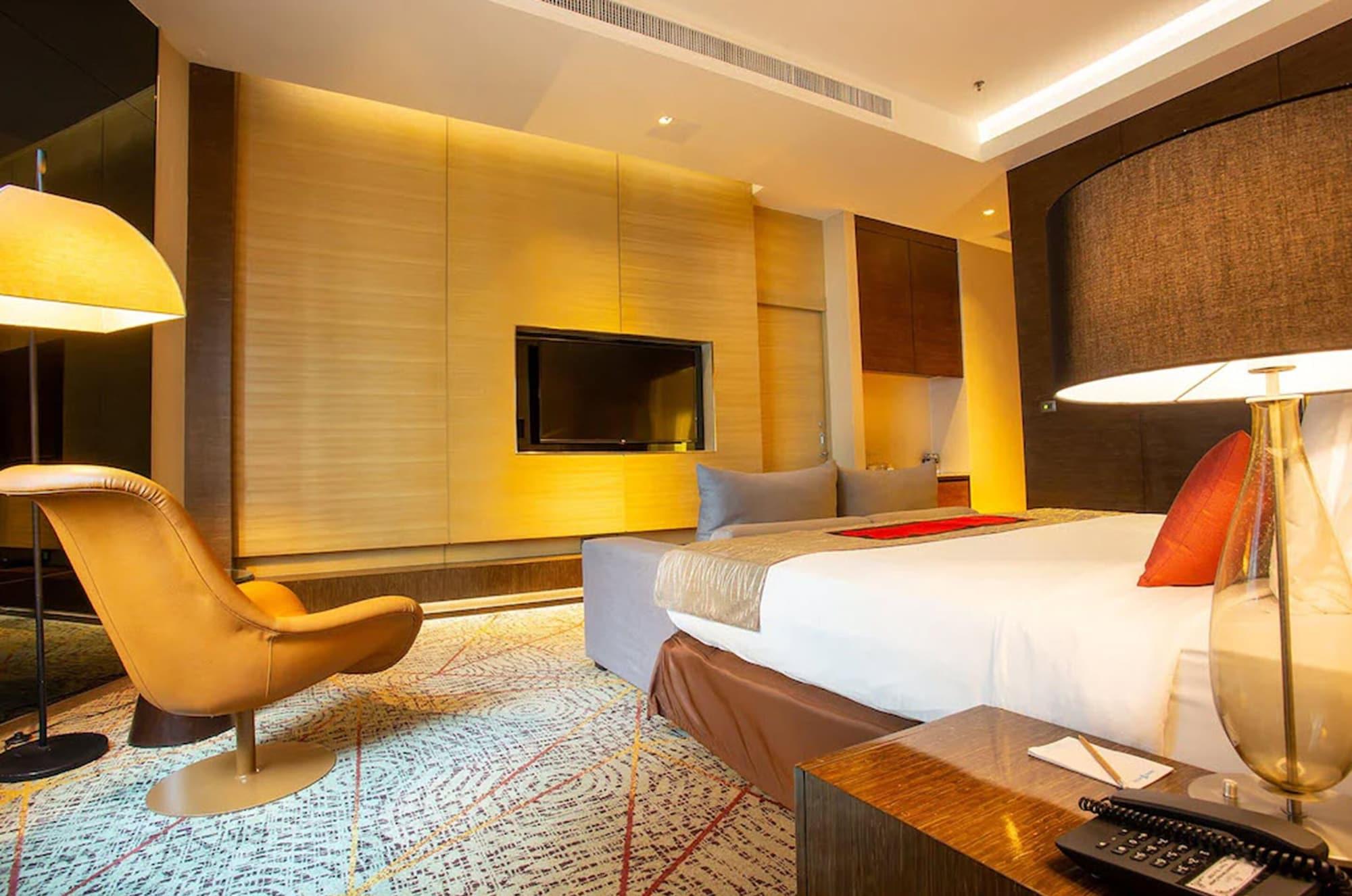 Graceland Bangkok By Grace Hotel - Sha Extra Plus Kültér fotó