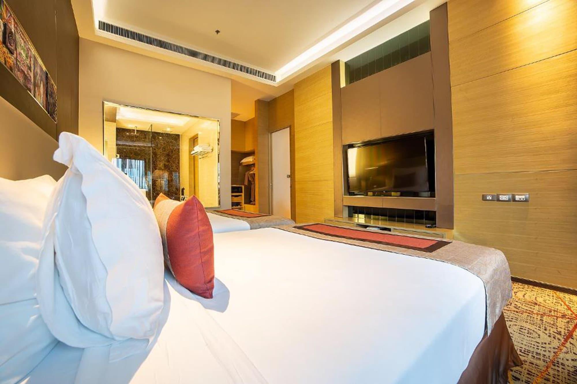 Graceland Bangkok By Grace Hotel - Sha Extra Plus Kültér fotó