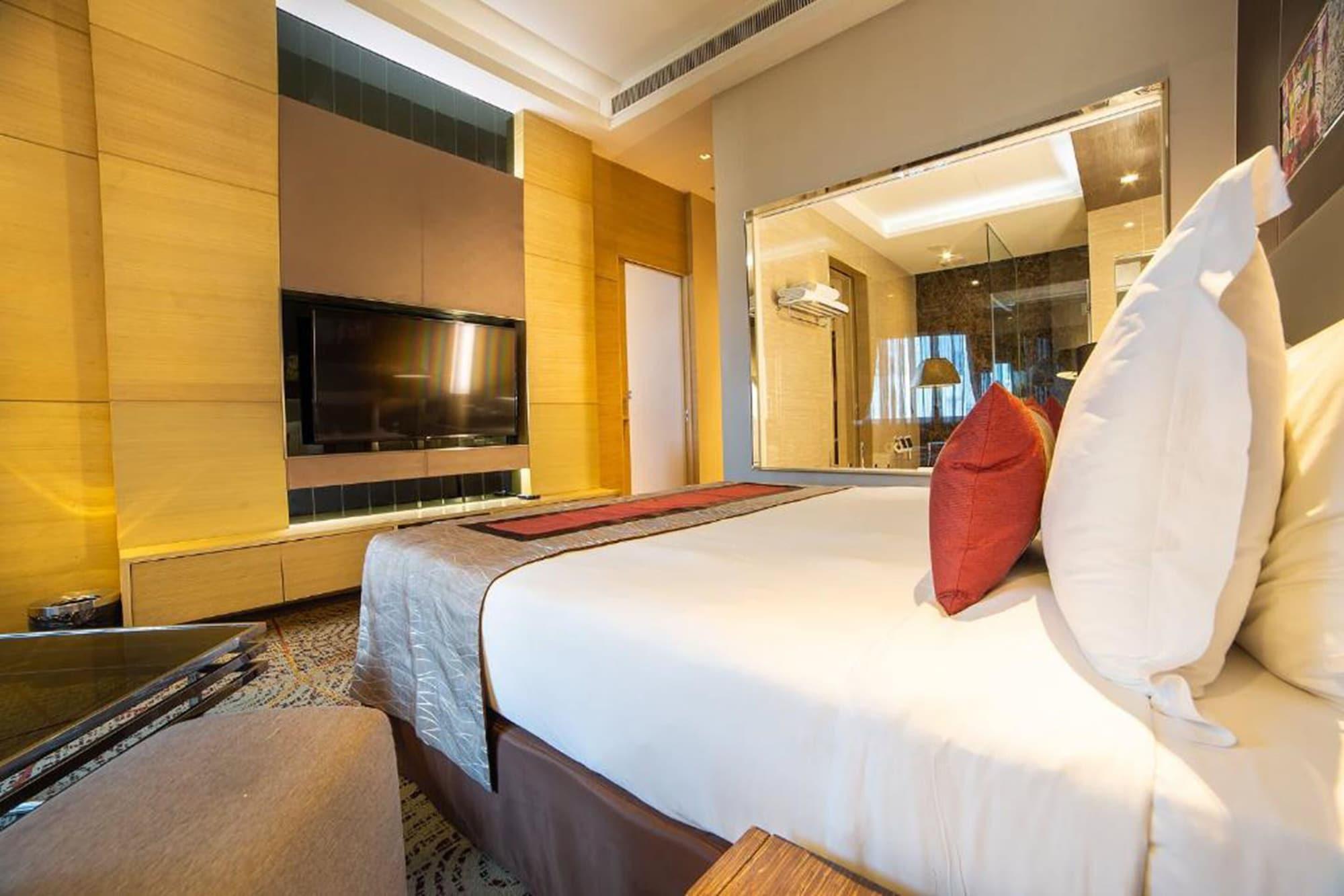 Graceland Bangkok By Grace Hotel - Sha Extra Plus Kültér fotó