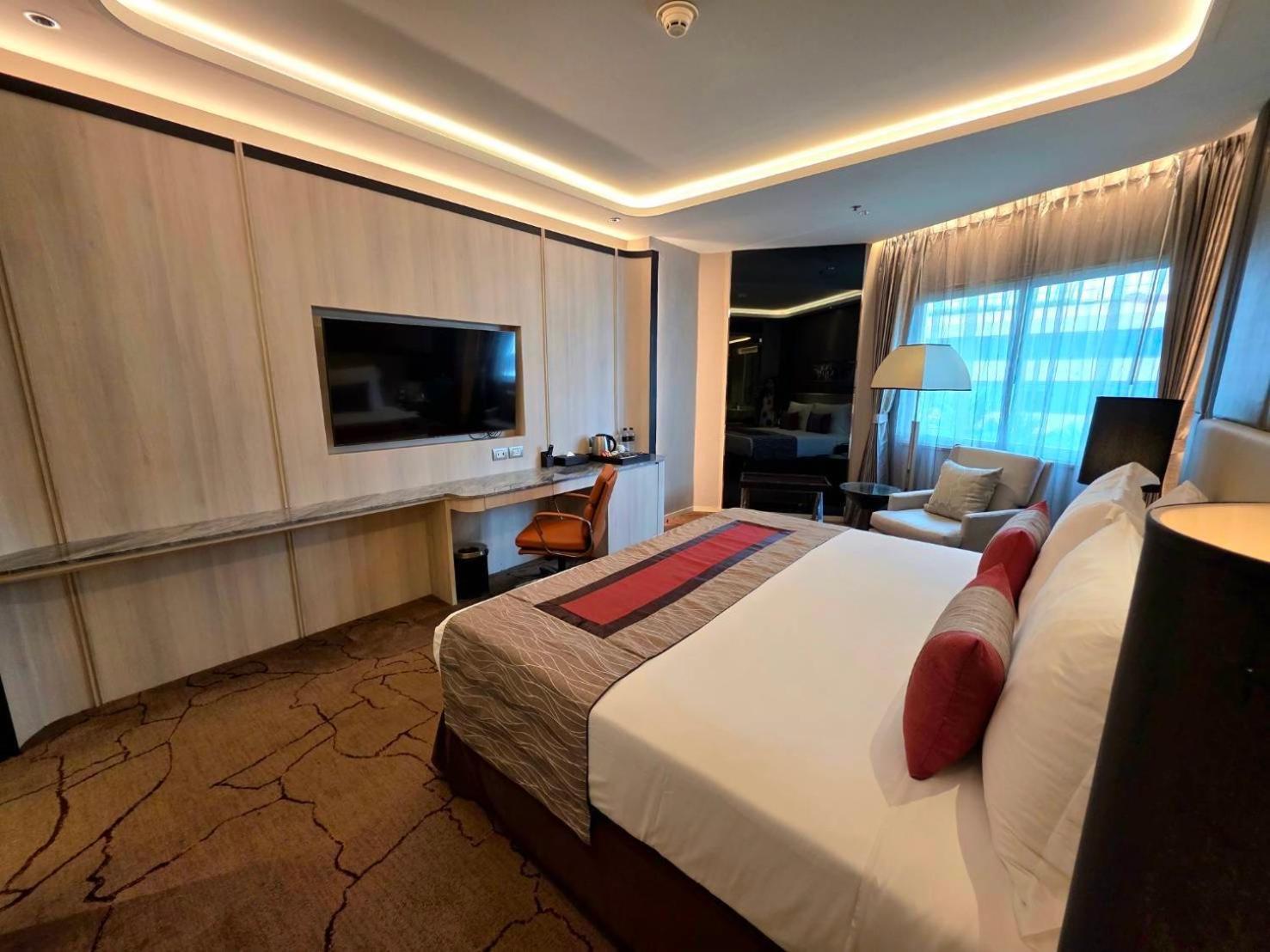 Graceland Bangkok By Grace Hotel - Sha Extra Plus Kültér fotó